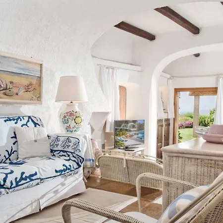 Holiday home Amazing Two-bedroom House With Sea View In Cala Di Volpe *