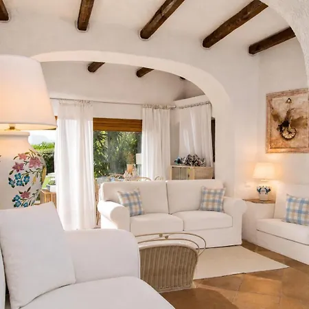 Amazing Two-bedroom House With Sea View In Cala Di Volpe