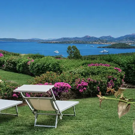 Amazing Two-bedroom House With Sea View In Cala Di Volpe Casa de Férias