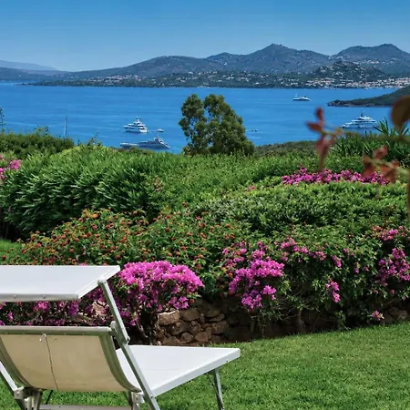 Casa de Férias Amazing Two-bedroom House With Sea View In Cala Di Volpe *