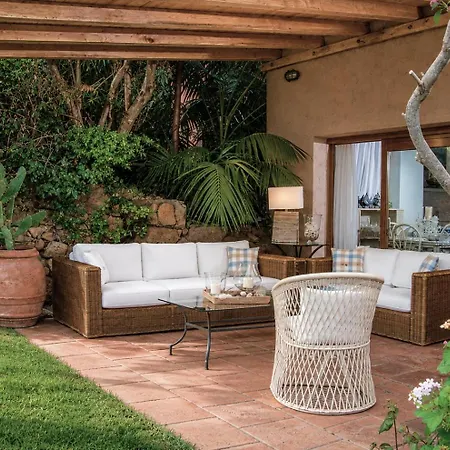Casa de Férias Amazing Two-bedroom House With Sea View In Cala Di Volpe Porto Cervo